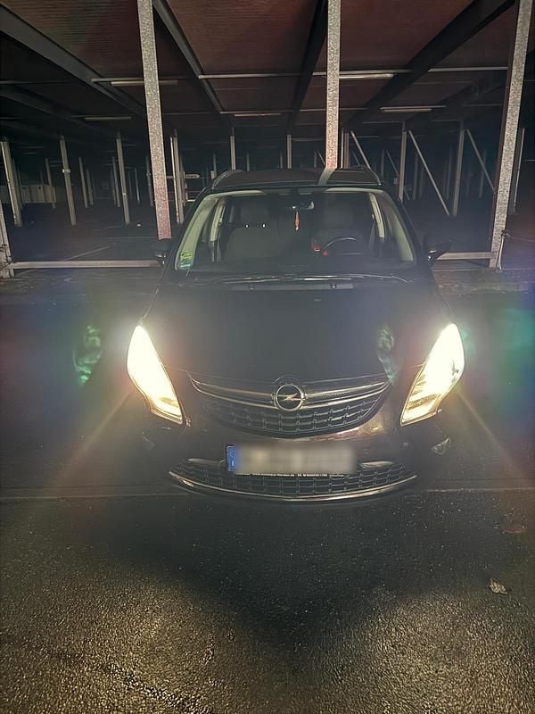 Gebraucht Opel Zafira 131 PS (96 kW) 2013 Schwarz Van / Kleinbus