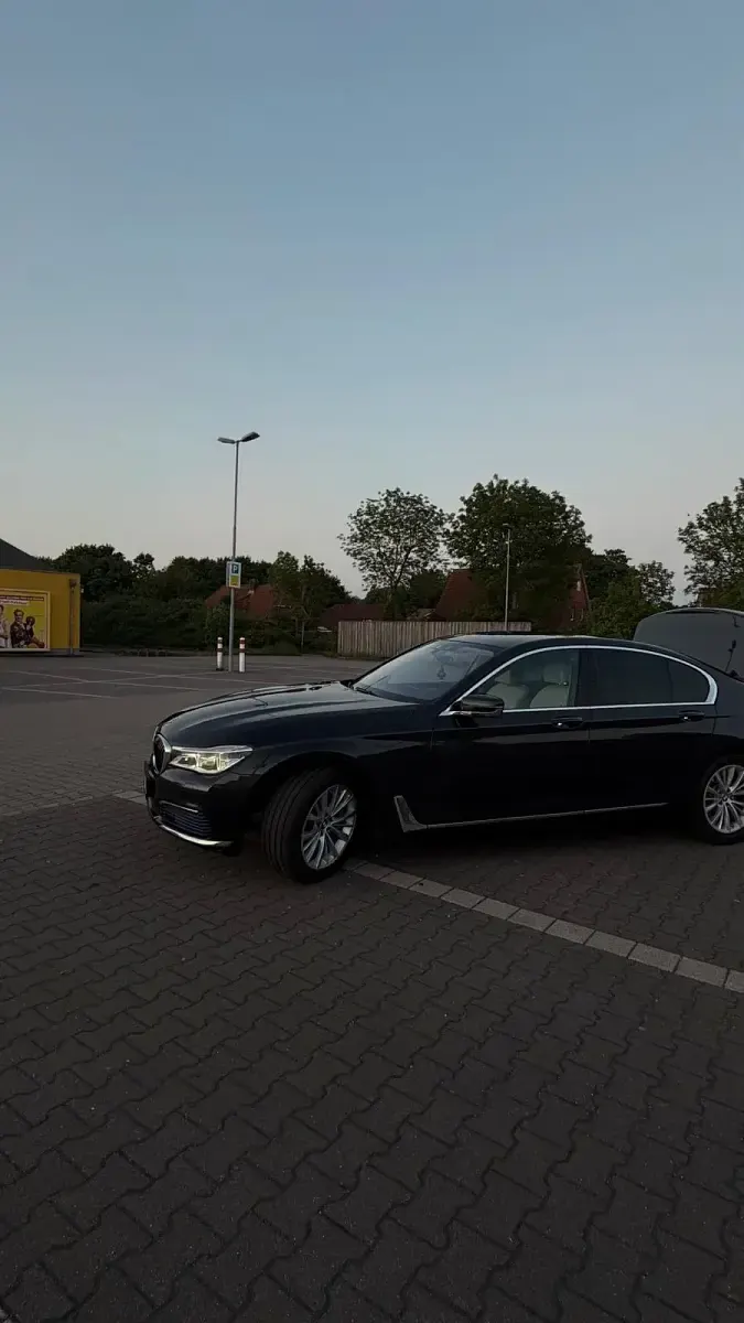 Gebraucht BMW 730 Executive 265 PS (194 kW) 2016 Grau Limousine