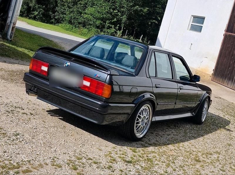 Gebraucht BMW 325 170 PS (125 kW) 1989 Schwarz Limousine