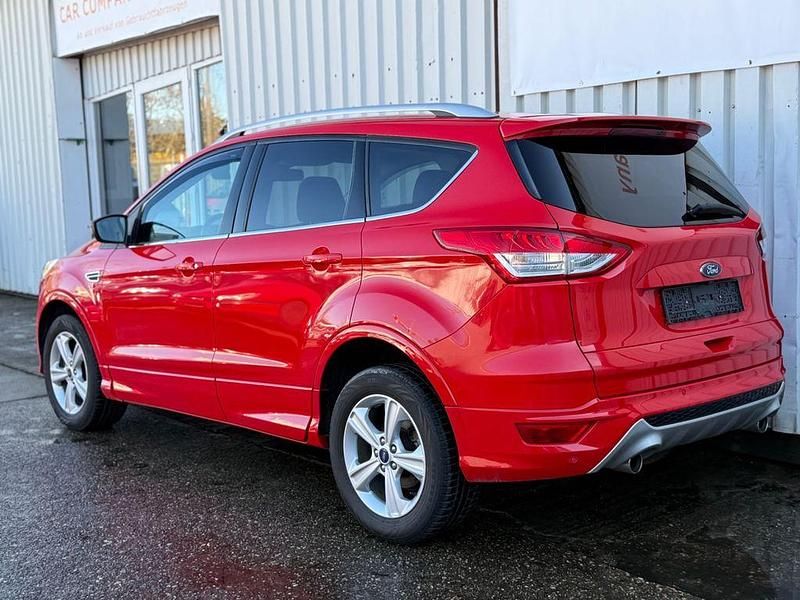 Gebraucht Ford Kuga Individual 140 PS (102 kW) 2014 Rot SUV