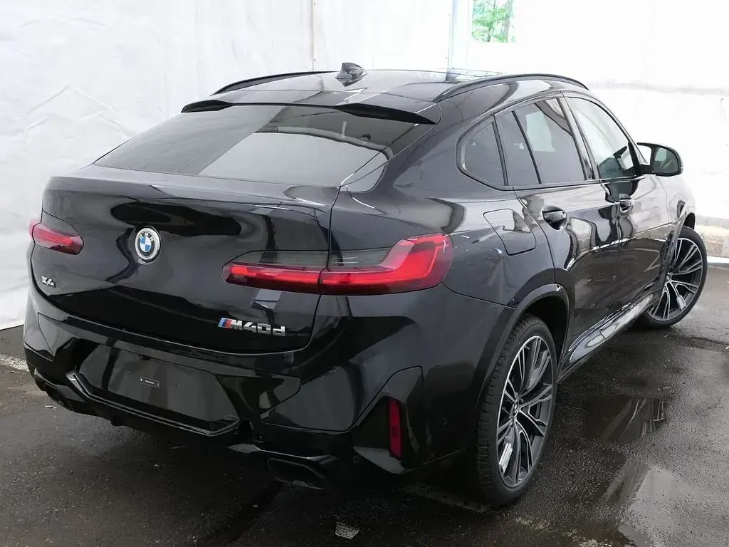 Używany BMW X4 Efficient Dynamics 340 KM (250 kW) 2025 Czarny SUV