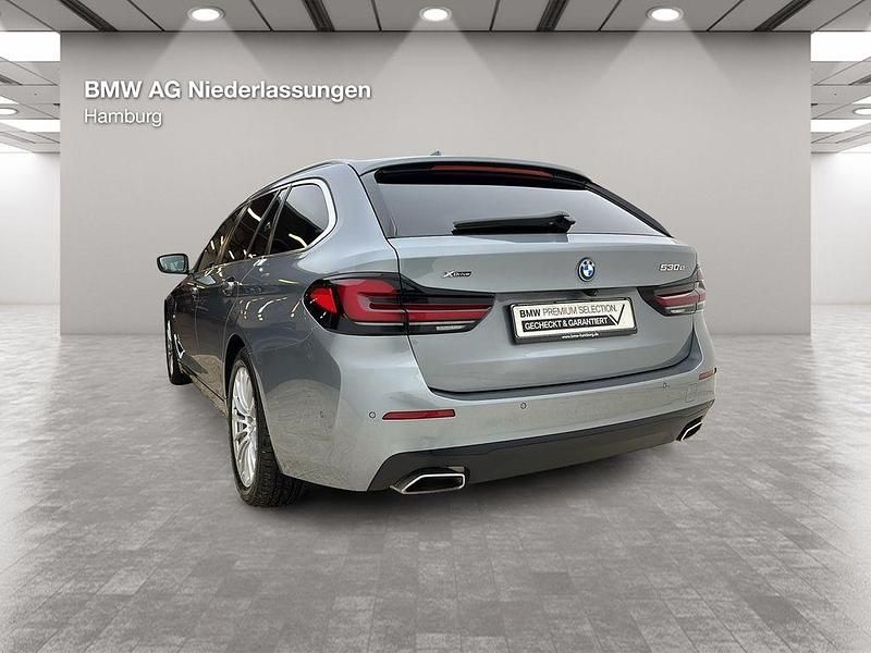 Gebraucht BMW 530e 184 PS (135 kW) 2022 Grau Kombi