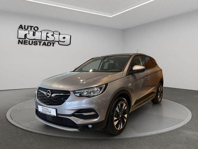 Quarz silber (metallic) Gebraucht 2021 Opel Grandland X Elegance SUV | 18.470 € (Superpreis) - Bild 1/4