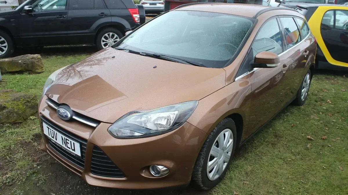 Occasion Ford Focus Ambiente 101 ch (74 kW) 2014 Marron Berline