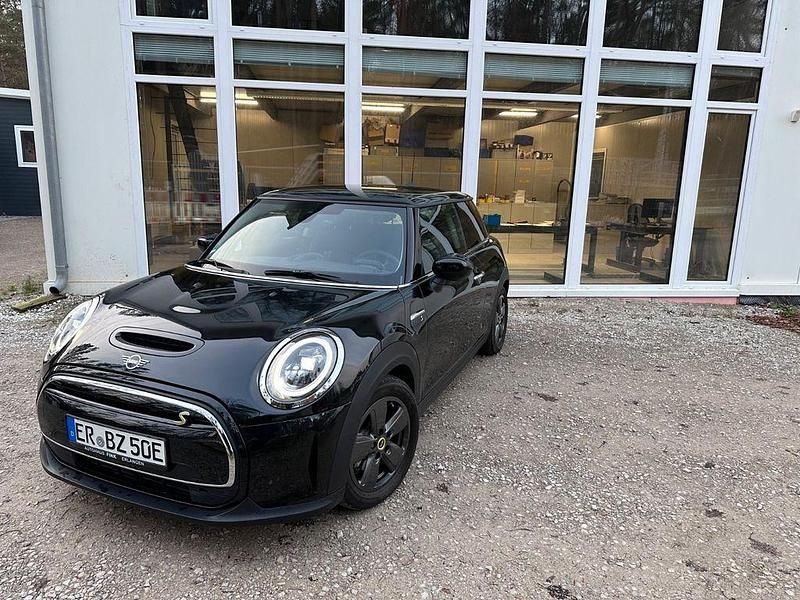 Gebraucht Mini Cooper SE Essential 135 kW (184 PS) 2023 Schwarz Kleinwagen