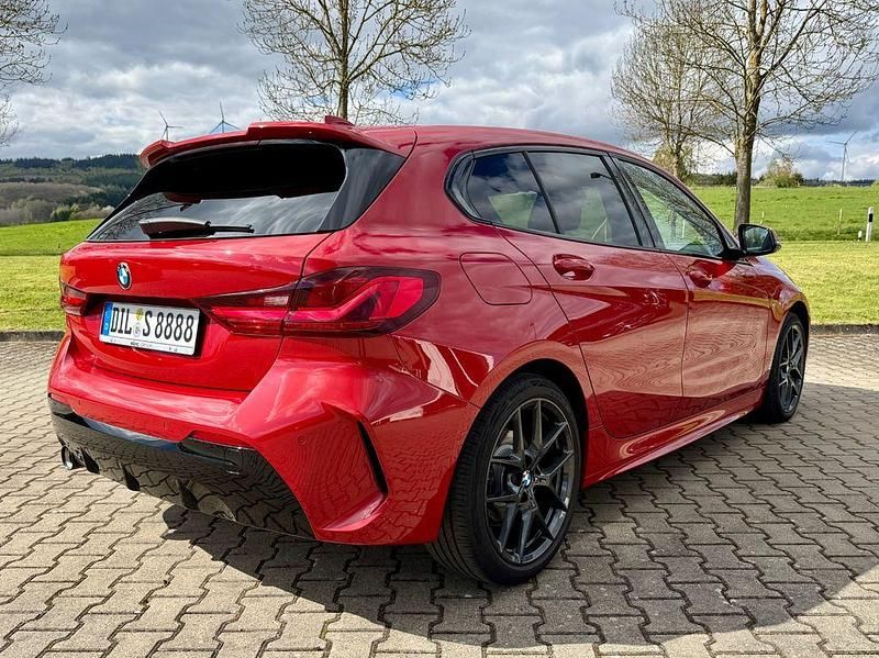 Gebraucht BMW 118 M Sport 140 PS (102 kW) 2020 Rot Kleinwagen