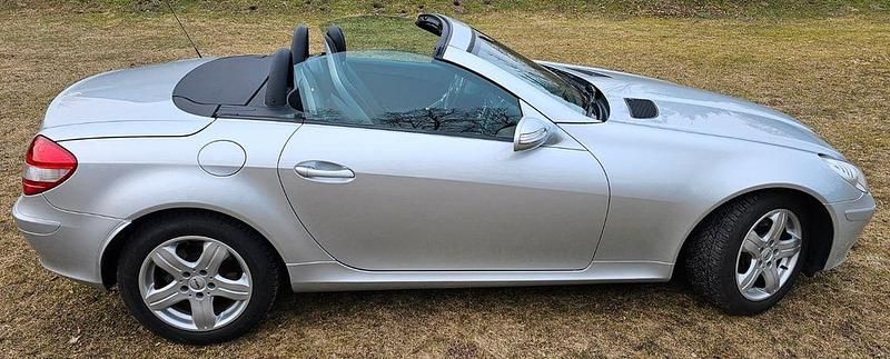 Gebraucht Mercedes SLK280 231 PS (169 kW) 2006 Silber Cabrio