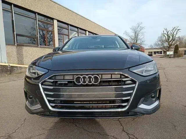 Gebraucht Audi A4 Advanced 204 PS (150 kW) 2022 Grau Kombi