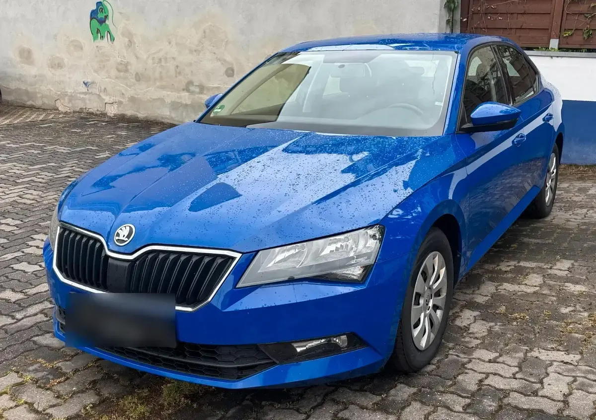 Gebraucht Skoda Superb 150 PS (110 kW) 2019 Blau Limousine