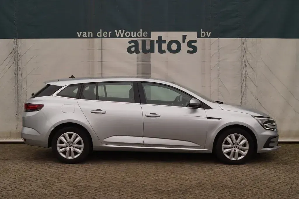 Gebraucht Renault Mégane GrandTour Equilibre 140 PS (102 kW) 2023 Grau Kombi