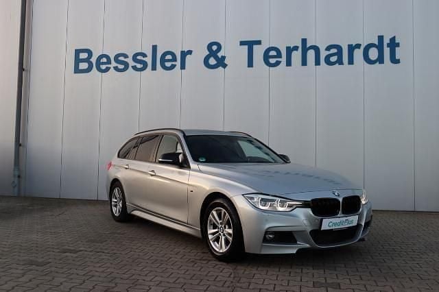 Glaciersilber metallic Gebraucht 2017 BMW 320 M Sport Kombi | 16.200 € (Guter Preis) - Bild 1/4
