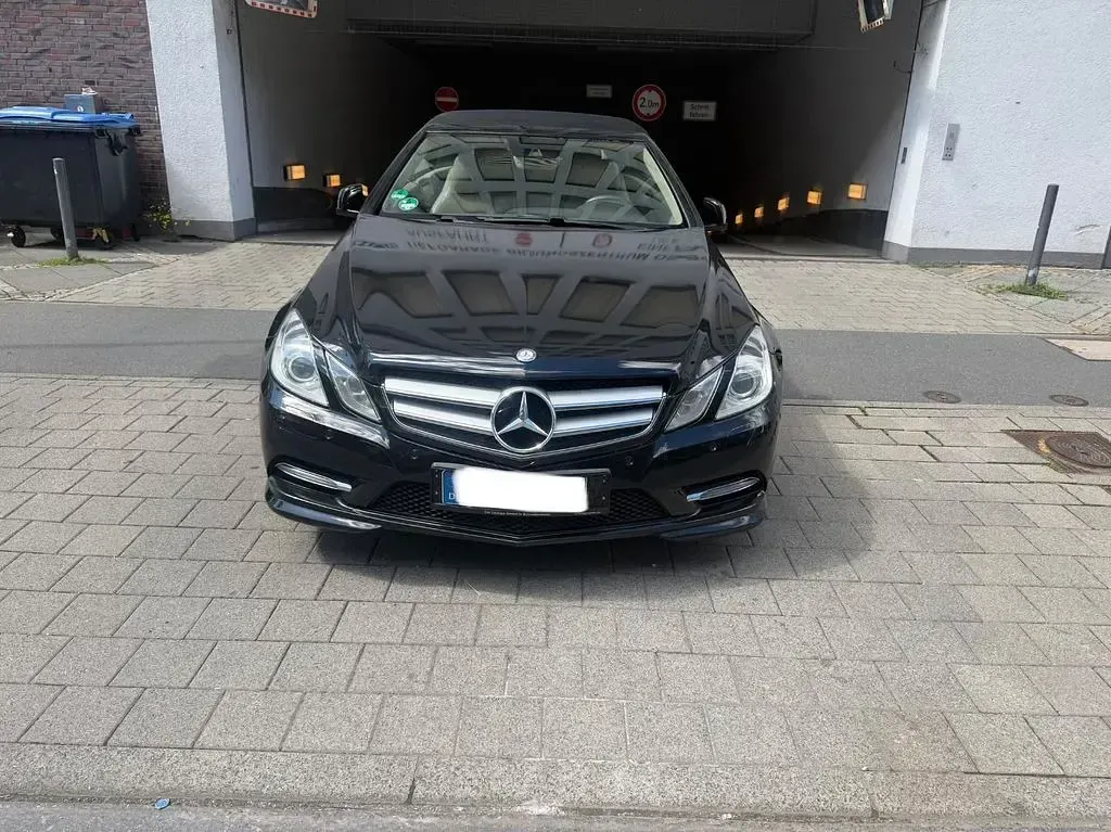 Gebraucht Mercedes E350 AMG 265 PS (194 kW) 2013 Schwarz Cabrio