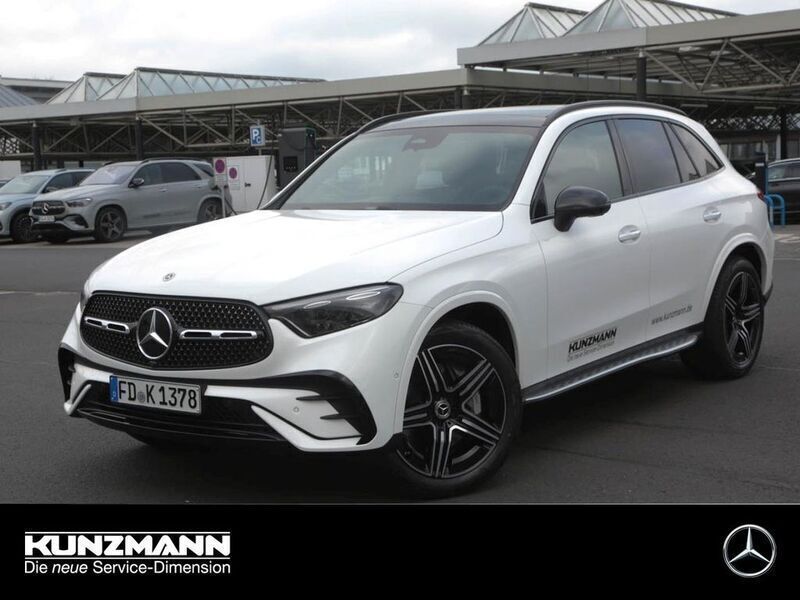 Polarweiss Gebraucht 2025 Mercedes GLC220 AMG SUV | 63.639 € - Bild 1/4