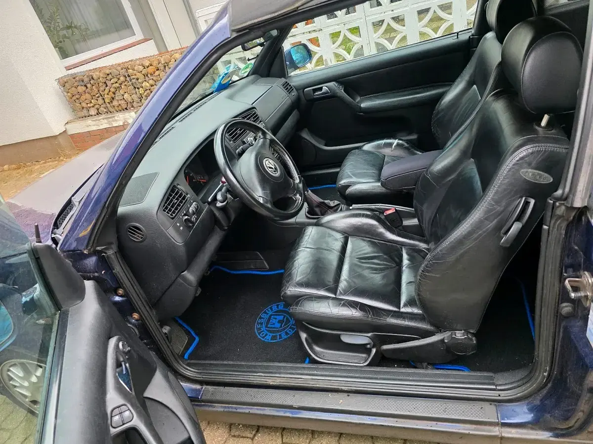 Gebraucht VW Golf 100 PS (73 kW) 1999 Blau Cabrio