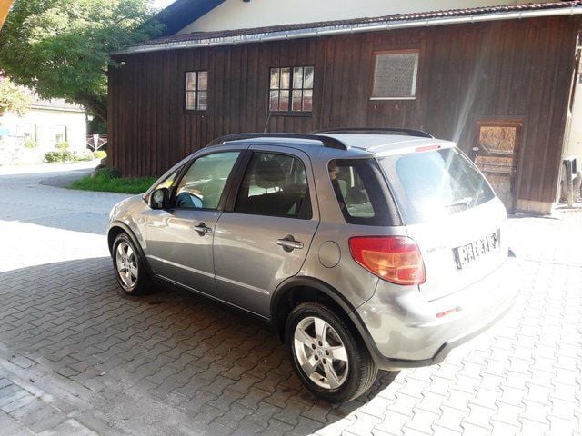 Gebraucht Suzuki SX4 Comfort 120 PS (88 kW) 2011 Grau metallic SUV