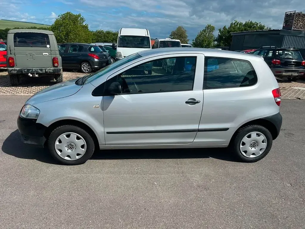 Gebraucht VW Fox Basis 54 PS (39 kW) 2007 Silber Kleinwagen