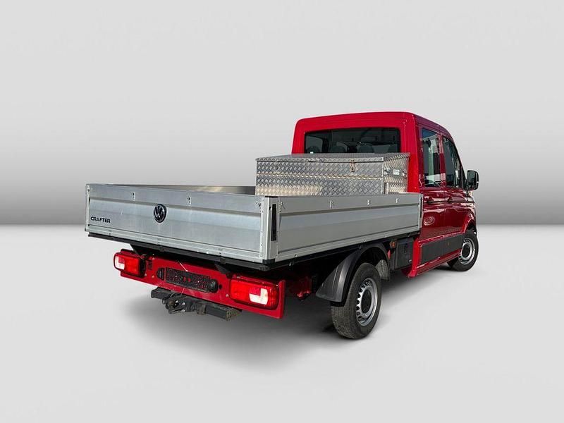 Gebraucht VW Crafter 140 PS (102 kW) 2023 Rot Van