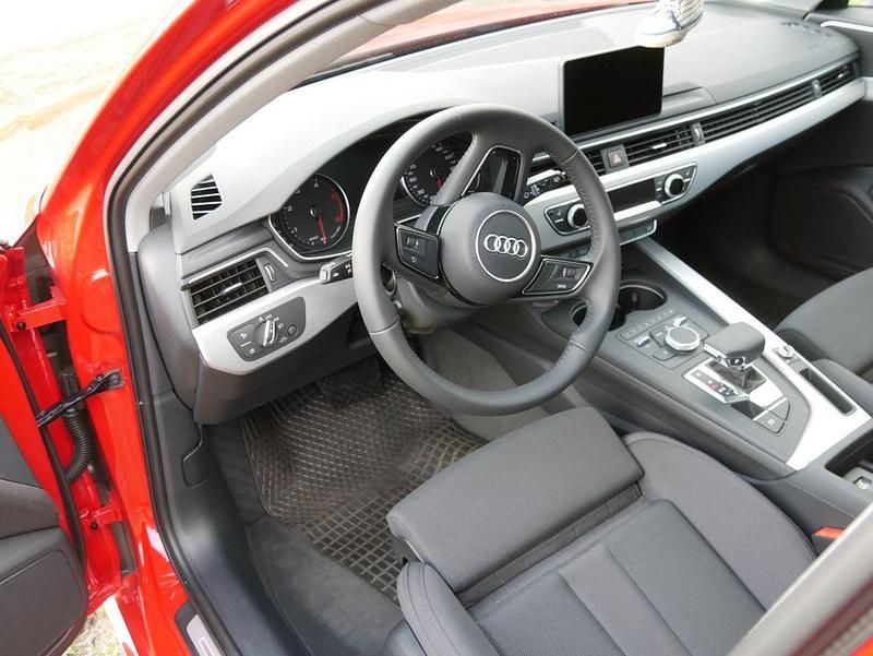 Gebraucht Audi A4 S-Line 190 PS (139 kW) 2019 Rot Kombi
