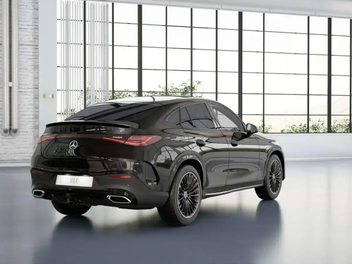 Gebraucht Mercedes GLC300 AMG 269 PS (197 kW) 2025 Metalliclack obsidianschwarz SUV