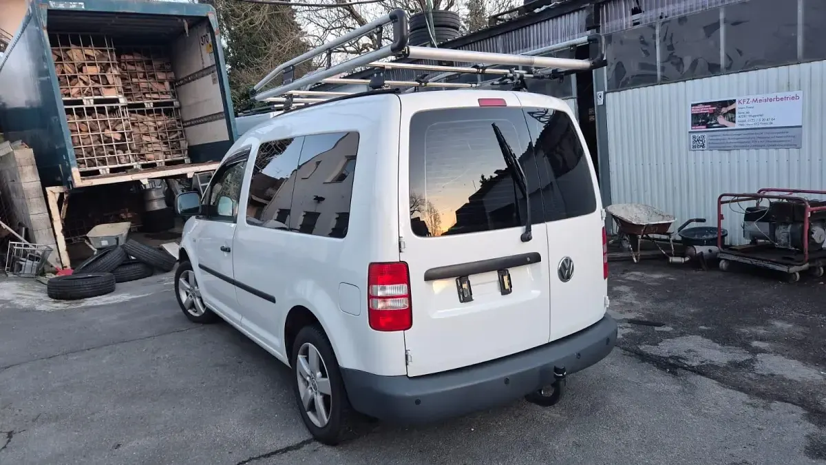 Gebraucht VW Caddy 102 PS (75 kW) 2013 Weiß Van / Kleinbus