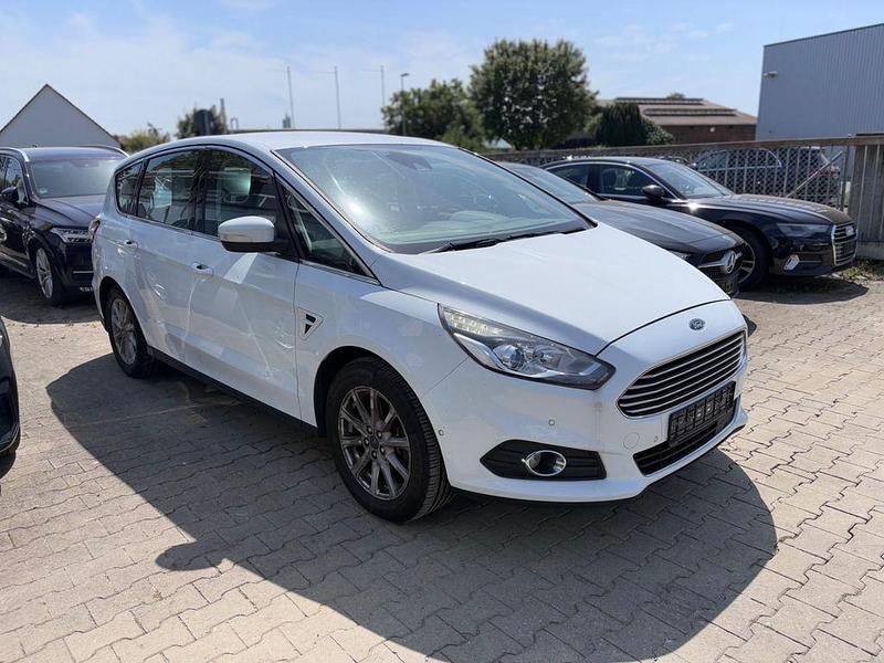 Gebraucht Ford S-MAX Titanium 209 PS (153 kW) 2016 Weiß Van / Kleinbus
