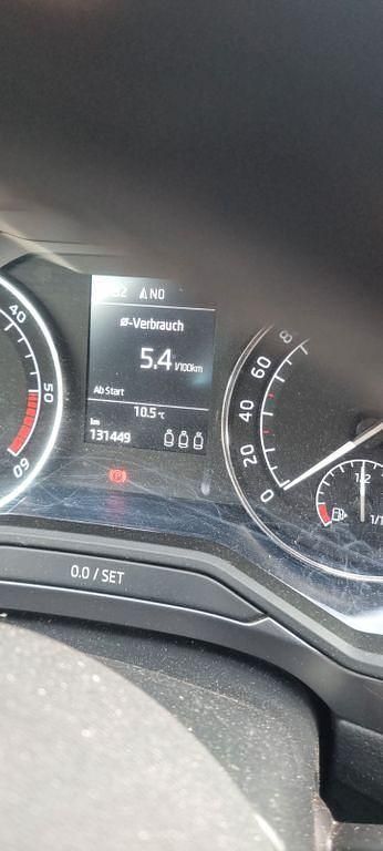 Gebraucht Skoda Superb Active 150 PS (110 kW) 2019 Blau Kombi