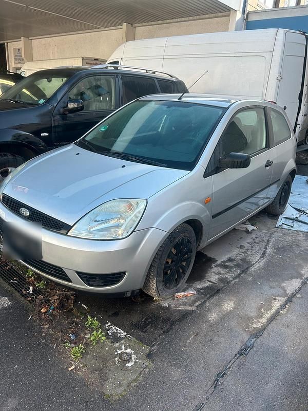 Gebraucht Ford Fiesta 69 PS (50 kW) 2005 Silber Kleinwagen