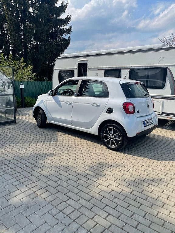Weiß Gebraucht 2019 Smart ForFour Electric Drive Kleinwagen | 9.990 € (Fairer Preis) - Bild 1/4
