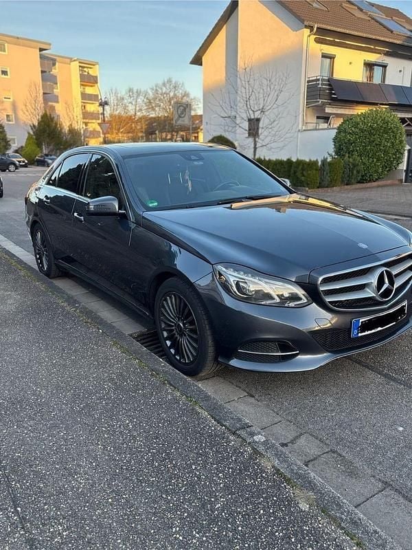 Gebraucht Mercedes E250 204 PS (150 kW) 2017 Grau Limousine