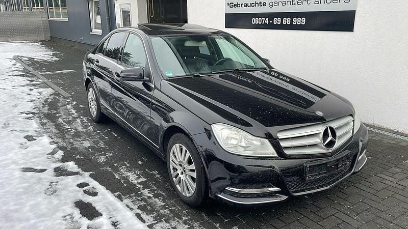 Schwarz Gebraucht 2013 Mercedes C180 Limousine | 9.870 € (Fairer Preis) - Bild 1/4