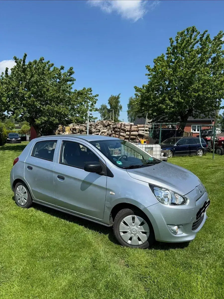 Gebraucht Mitsubishi Space Star 71 PS (52 kW) 2016 Silber Kleinwagen