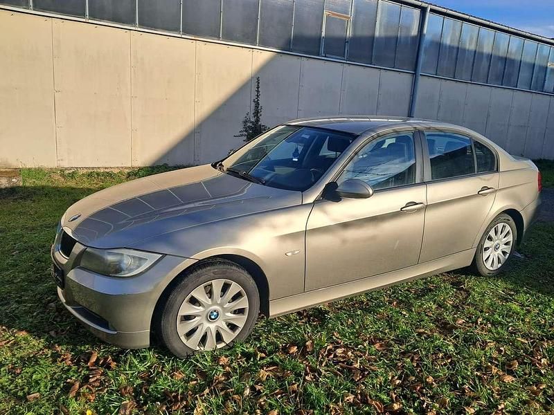Gebraucht BMW 318 143 PS (105 kW) 2008 Platinbronze metallic Limousine