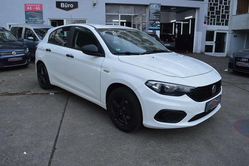 Gebraucht Fiat Tipo Street 95 PS (69 kW) 2019 Weiß Limousine