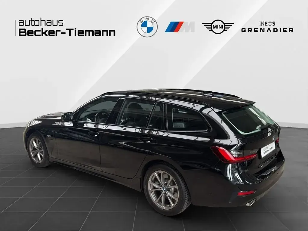 Gebraucht BMW 320e Sport Line 204 PS (150 kW) 2022 Schwarz Kombi