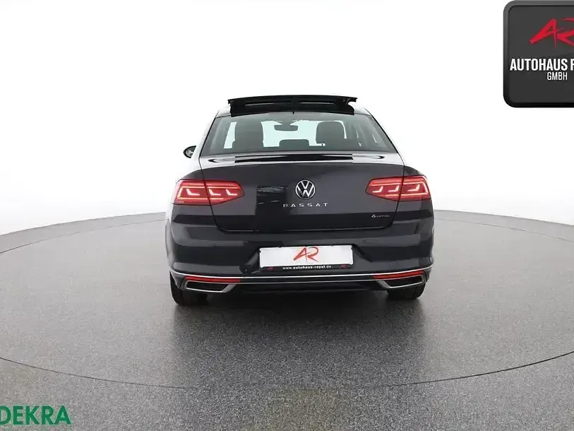 Usata VW Passat Elegance 200 CV (147 kW) 2020 Grigio Berlina