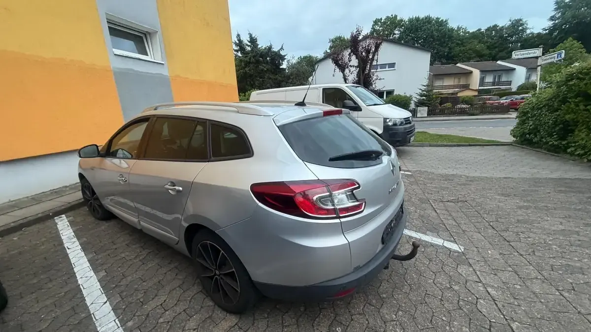 Gebraucht Renault Mégane GrandTour 110 PS (80 kW) 2013 Silber Kombi