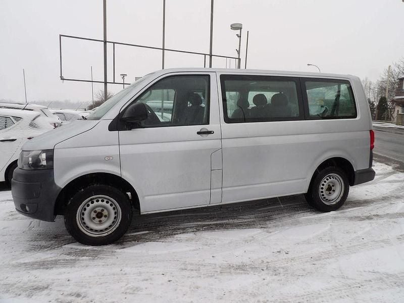 Gebraucht VW Caravelle Trendline 140 PS (102 kW) 2013 Silber Van / Kleinbus