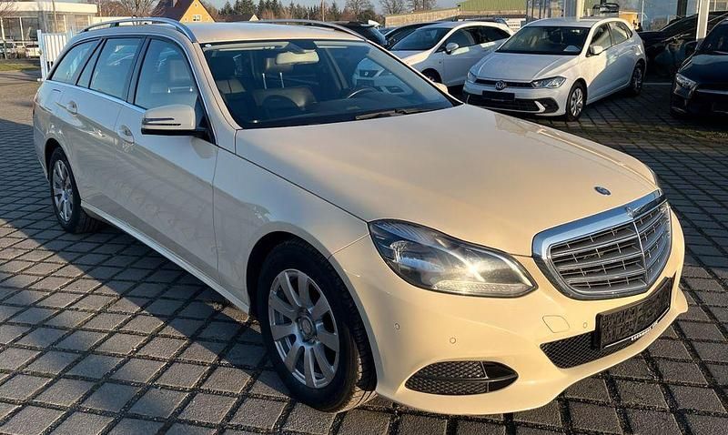 Gebraucht Mercedes E200 136 PS (100 kW) 2016 Beige Limousine