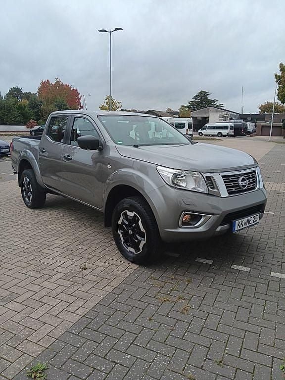 Grau Gebraucht 2021 Nissan Navara Abholung | 25.900 € (Guter Preis) - Bild 1/4