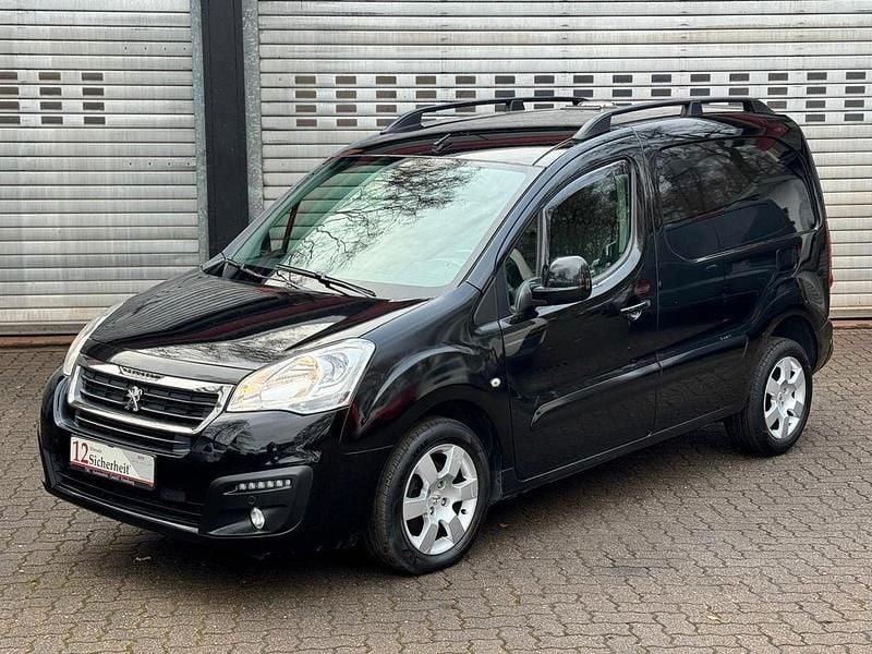 Gebraucht Peugeot Partner Premium 99 PS (72 kW) 2018 Schwarz Van / Kleinbus