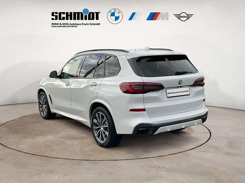 Gebraucht BMW X5 M Sport 286 PS (210 kW) 2023 Mineralweiß metallic SUV