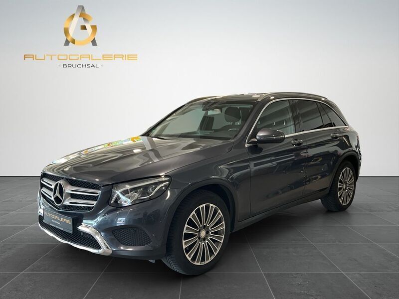 Grau Gebraucht 2016 Mercedes GLC220 SUV | 23.900 € (Etwas zu teuer) - Bild 1/4