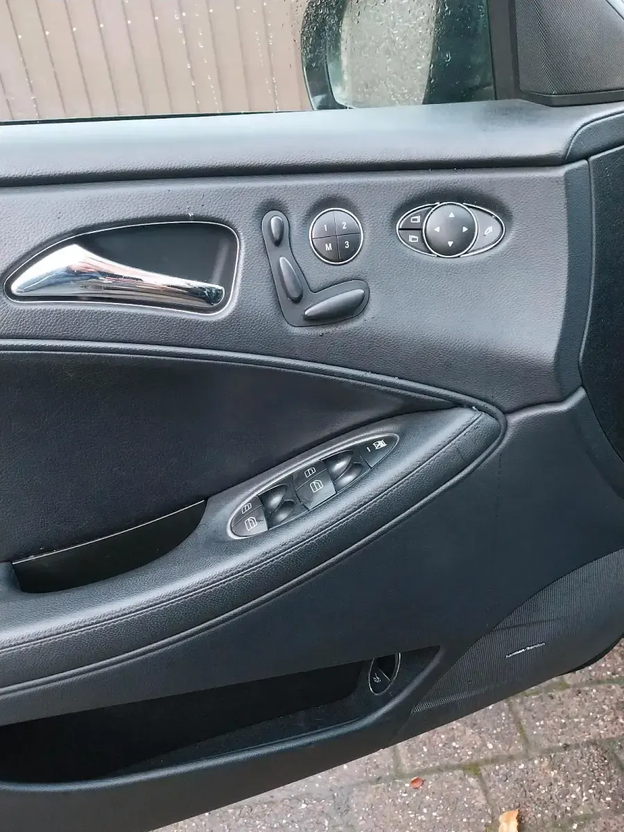Gebraucht Mercedes CLS320 224 PS (164 kW) 2009 Schwarz Coupé