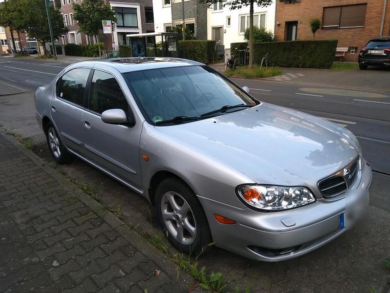 Silber Gebraucht 2000 Nissan Maxima Limousine | 2.900 € - Bild 1/4