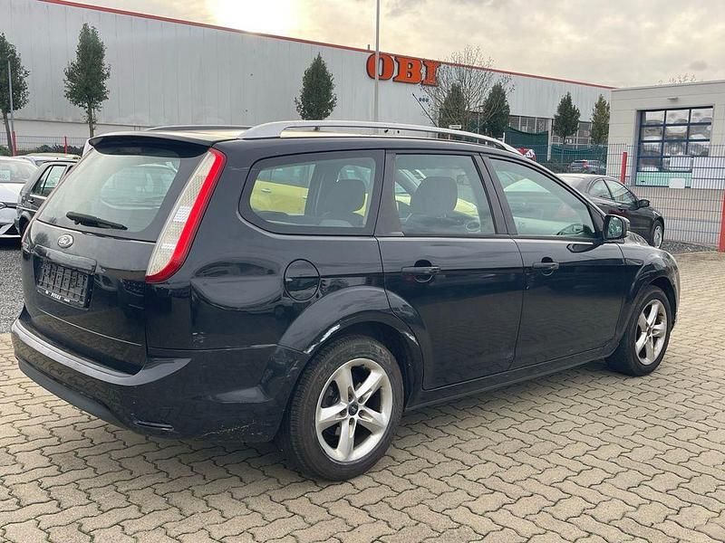 Gebraucht Ford Focus Style 101 PS (74 kW) 2010 Schwarz Limousine