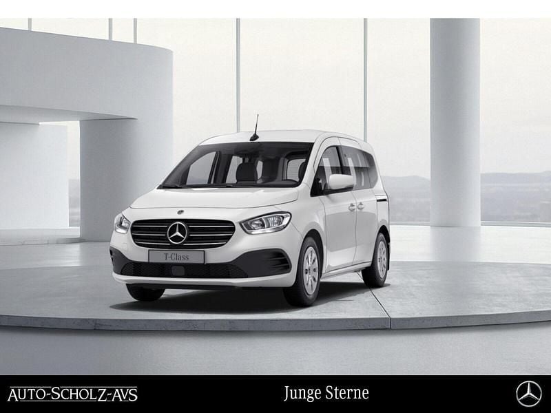 Gebraucht Mercedes T180 131 PS (96 kW) 2023 Weiß Van / Kleinbus