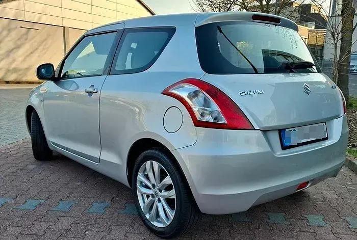 Usata Suzuki Swift Club 94 CV (69 kW) 2015 Argento Utilitaria