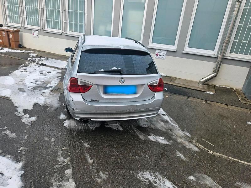 Gebraucht BMW 318 122 PS (89 kW) 2006 Silber Kombi