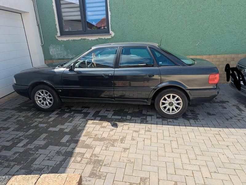 Second-hand Audi 80 116 CP (85 kW) 1994 Negru Berlinǎ