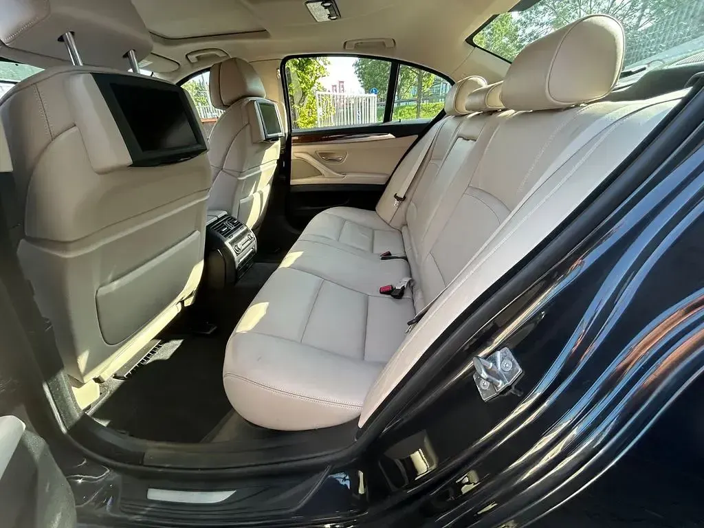 Gebraucht BMW 550 Comfort Edition 408 PS (300 kW) 2012 Grau Limousine